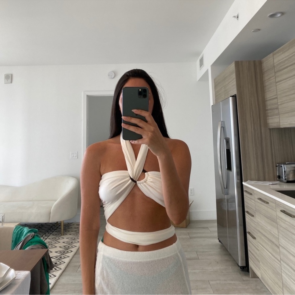 White Top, Can Be Used In Many Different Ways. Do… - image 1